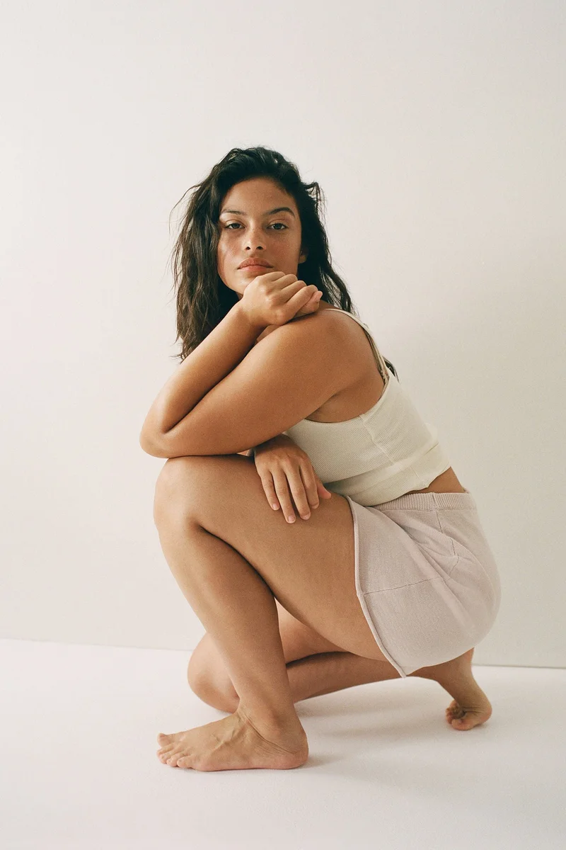 اتش اند ام شورت محبوك