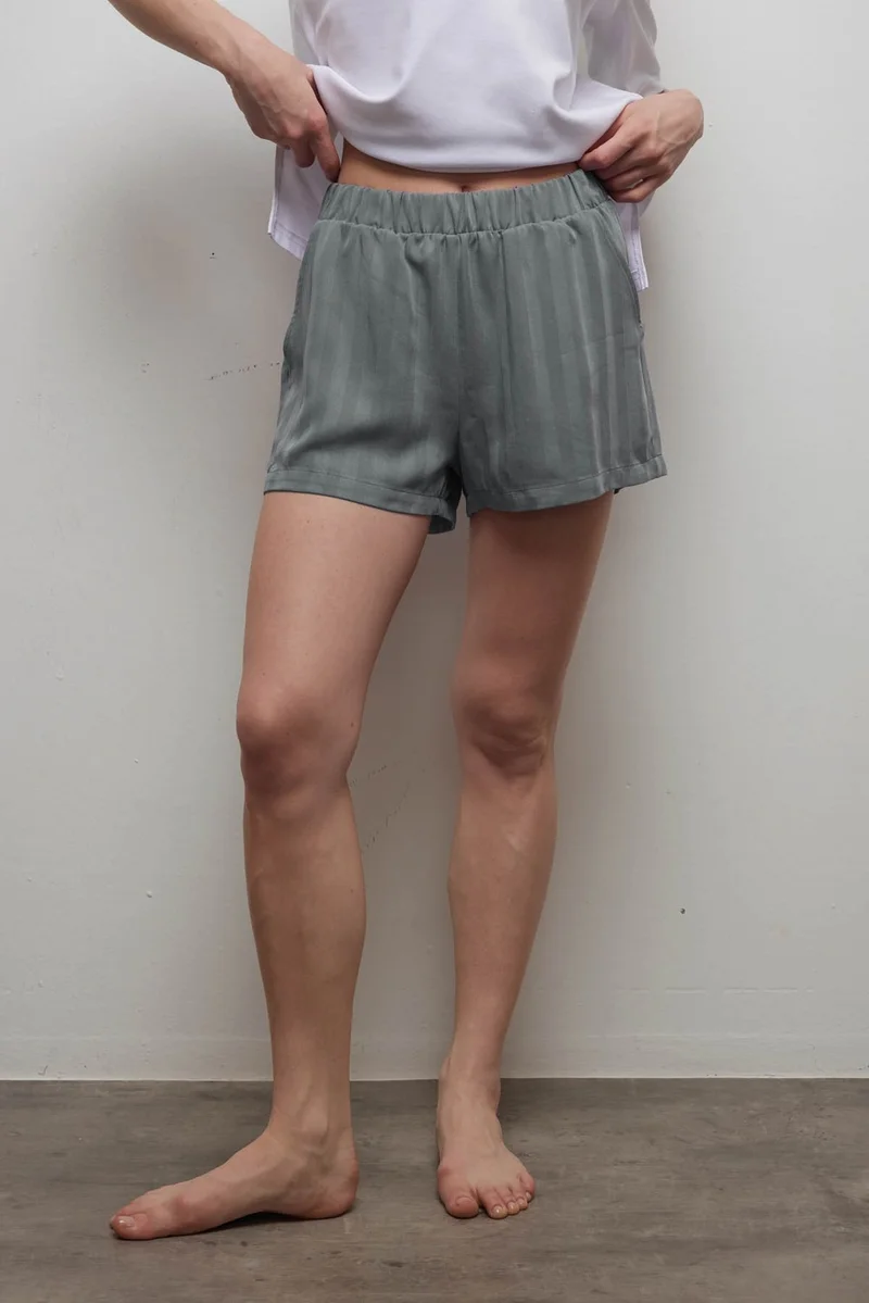 Hays Women's Jacquard Woven Pocket Shorts