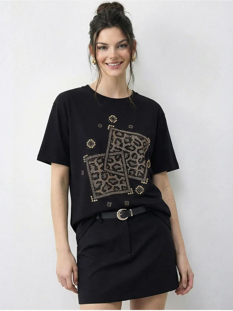 Bianco Lucci LUCCI Crew Neck Geometric Sequin Printed T-Shirt