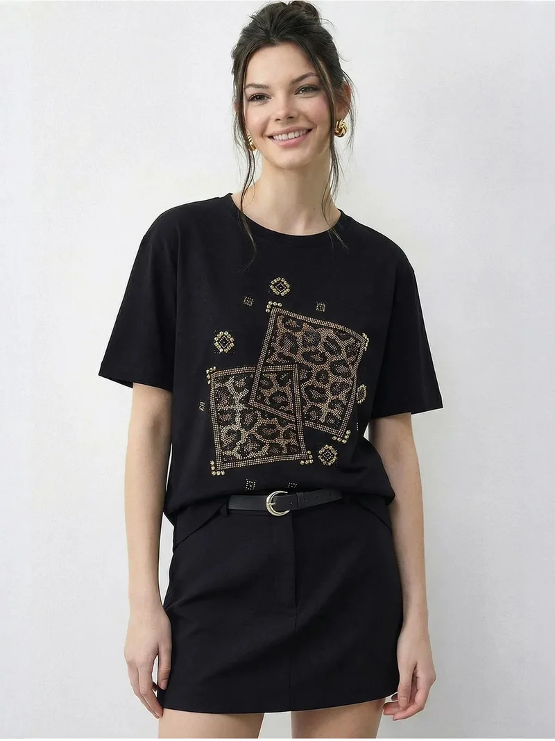 Bianco Lucci LUCCI Crew Neck Geometric Sequin Printed T-Shirt