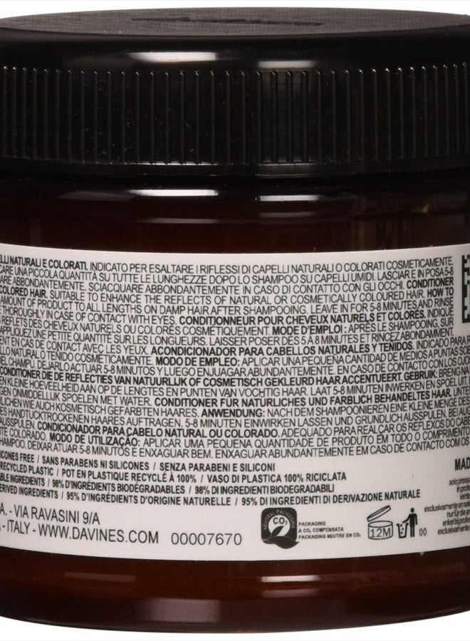 Davines Alchemic Conditioner, Copper, 8.81 oz. - Image 2