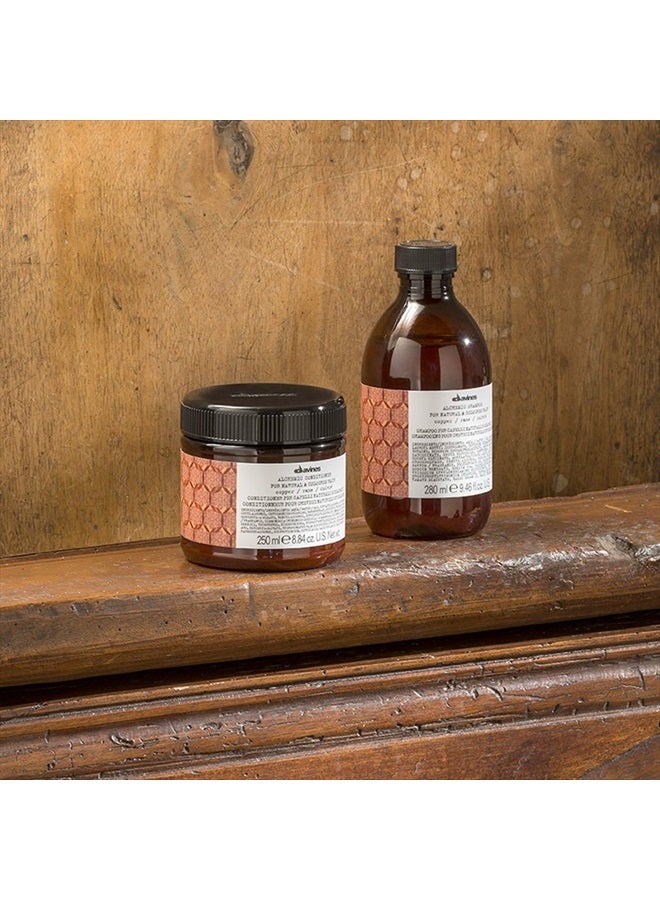 Davines Alchemic Conditioner, Copper, 8.81 oz. - Image 4
