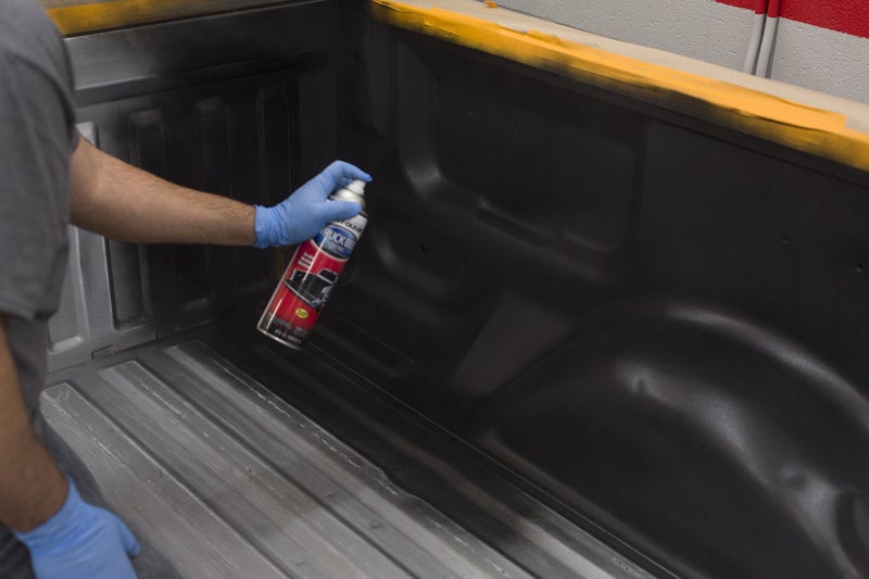 Rust-Oleum 248914 Truck Bed Coating Spray, 15 oz, Black, 15 Ounce (Pack of 1) - Image 2