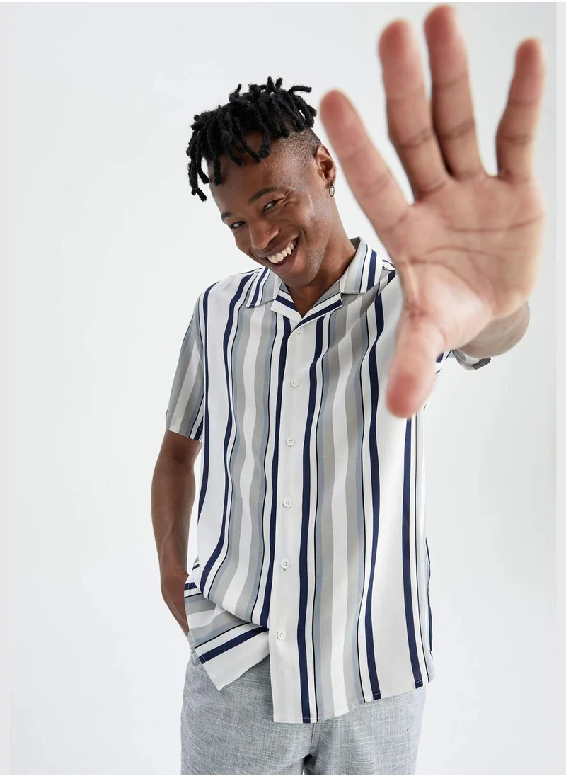 DeFacto Man Regular Fit Woven Short Sleeve Shirt