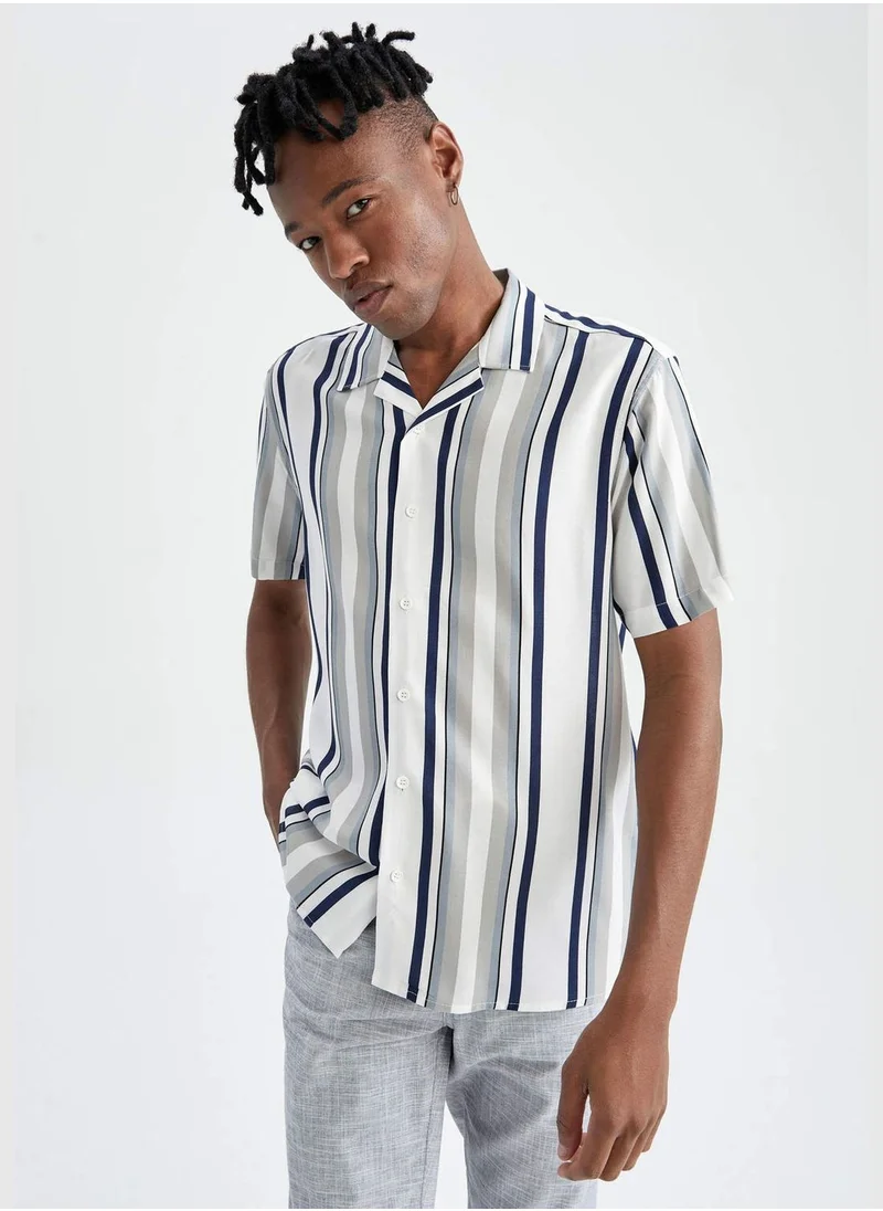 DeFacto Man Regular Fit Woven Short Sleeve Shirt