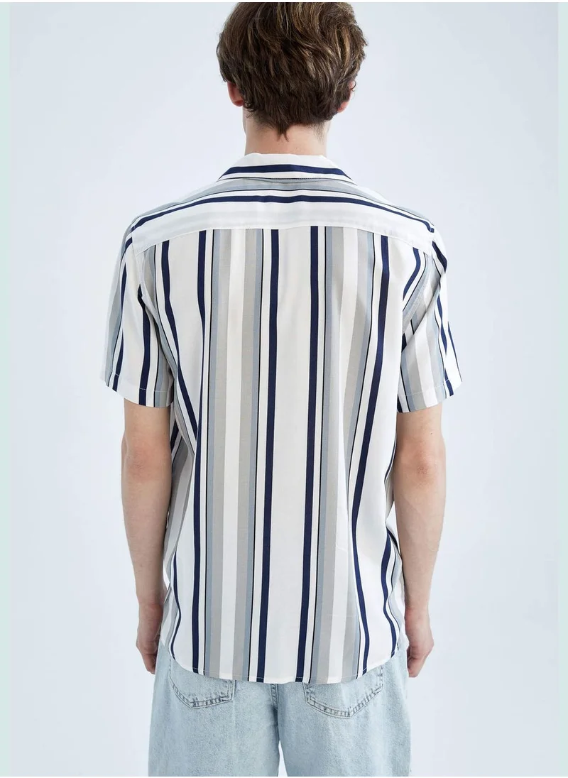DeFacto Man Regular Fit Woven Short Sleeve Shirt