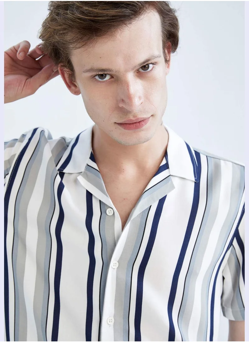 DeFacto Man Regular Fit Woven Short Sleeve Shirt