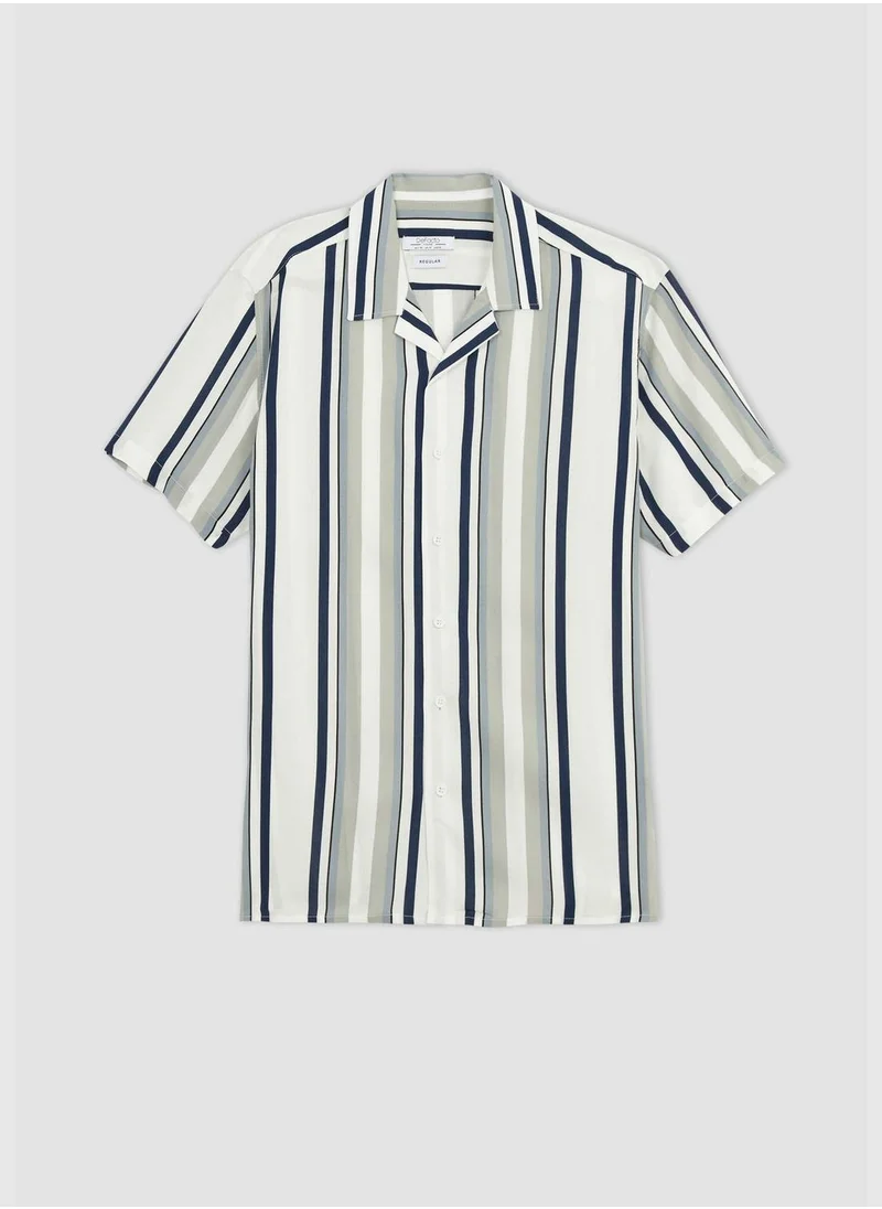DeFacto Man Regular Fit Woven Short Sleeve Shirt