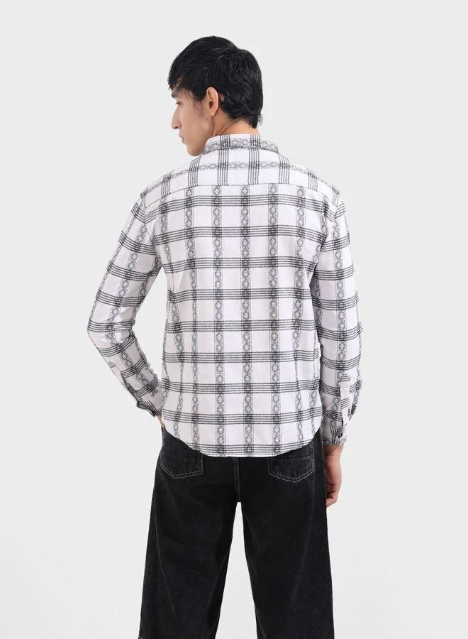 The Indian Garage Co Men Relaxed Fit Checked Cutaway Collar Full Sleeves Shirt