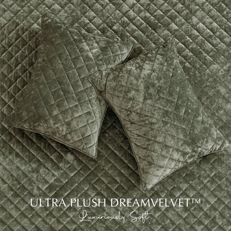 EVERGRACE Luxury Velvet Quilt Set King Size, Diamond Quilted Lightweight Velvet Comforter for All Season, Ultra Soft Oversized Bedspread Coverlet Bedding Set with 2 Pillow Shams, Olive Green - Image 5