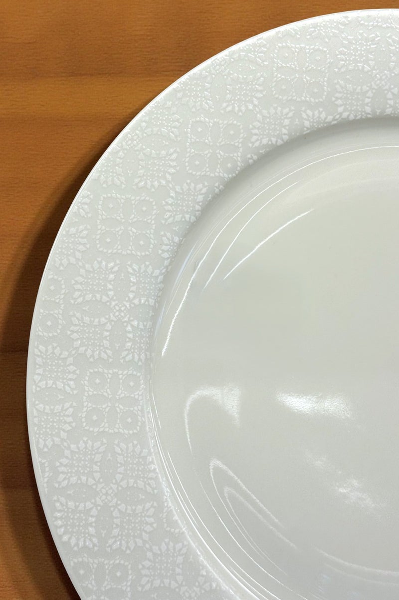 تراست طقم عشاء من البورسلين مكوّن من 32 قطعة باللون الأبيض؛ 8 قطع أطباق عشاء مقاس 27 سم، 8 قطع أطباق شوربة مقاس 22 سم، 8 قطع أطباق جانبية مقاس 20.5 سم، 8 قطع سلطانية مقاس 14 سم. - Image 3