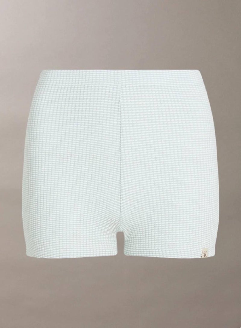 كالفن كلاين جينز شورت من قماش بنمط وافل - Image 4