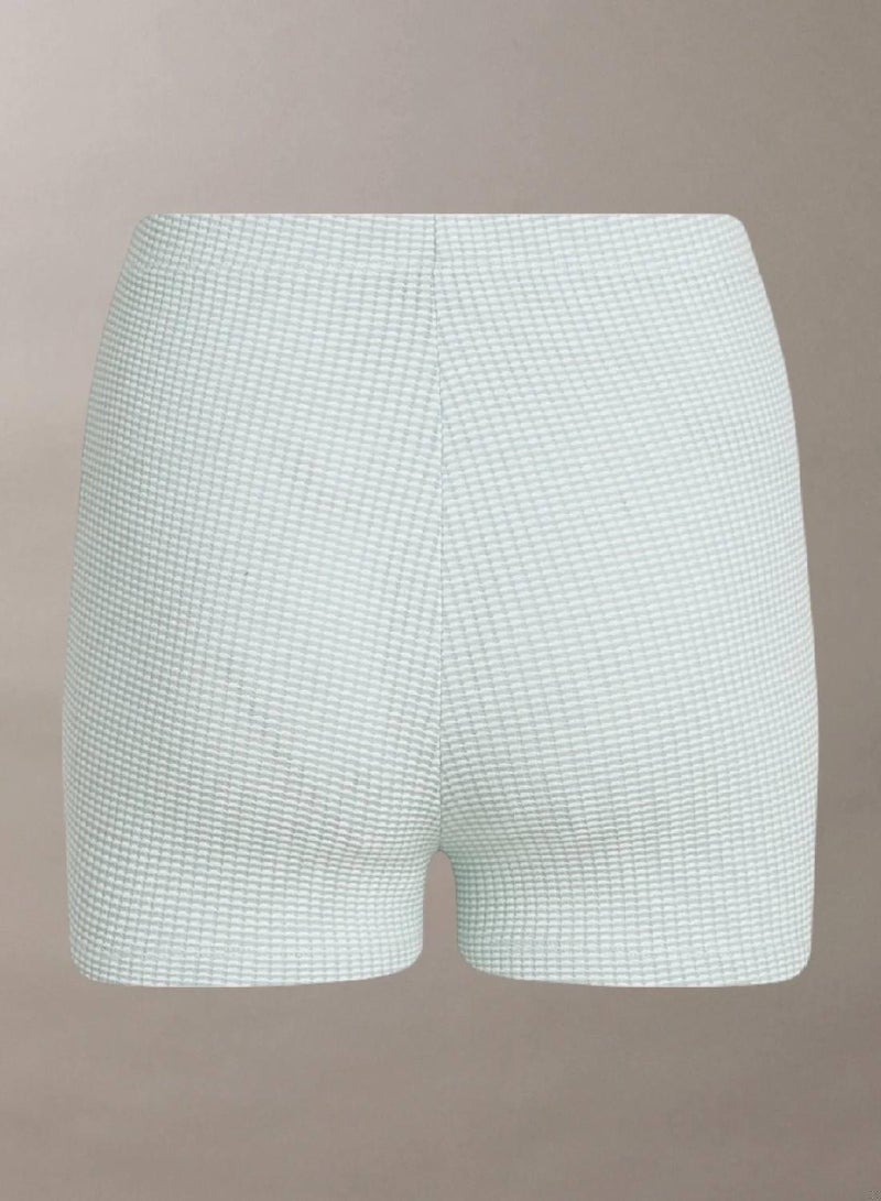 كالفن كلاين جينز شورت من قماش بنمط وافل - Image 5