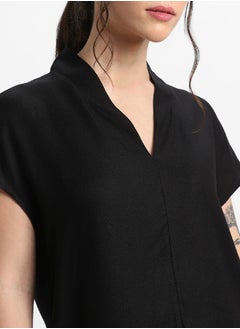Dennis Lingo V Neck Regular Fit Solid Top by Styli  - Image 4