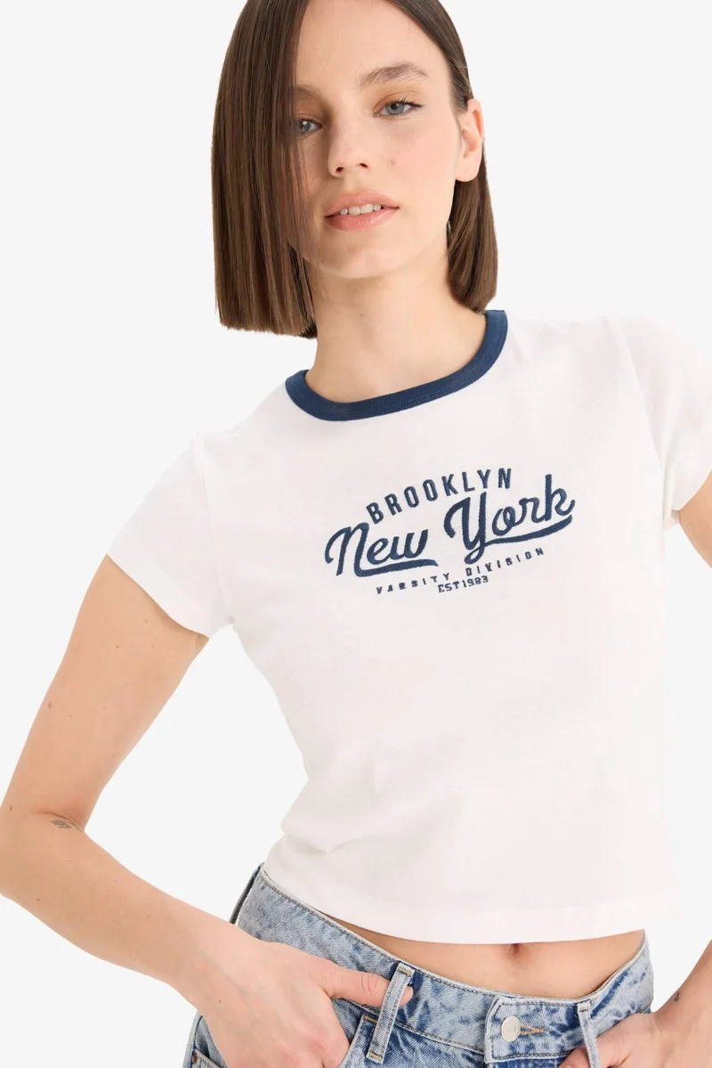 ديفاكتو Fitted Printed Ribbed T-Shirt