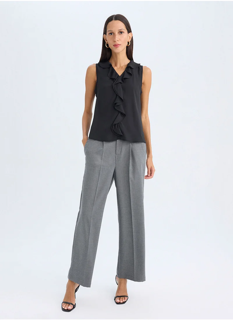 DeFacto Regular Fit V-Neck Sleeveless Chiffon Blouse