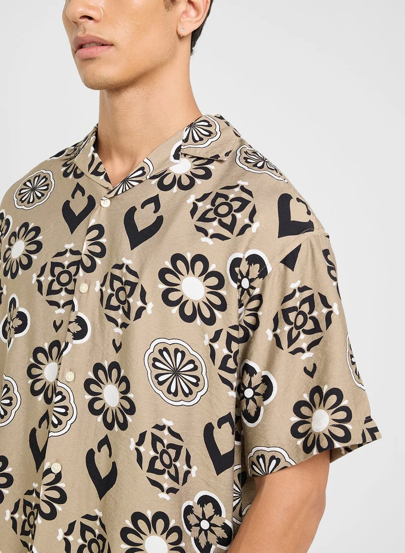 JACK & JONES  Graphic Relaxed Fit Shirt for Men | Best Price UAE