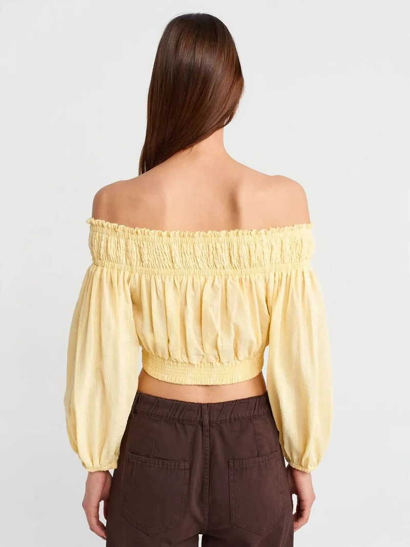 ديلفين Dilvin Off-shoulder Crop Blouse