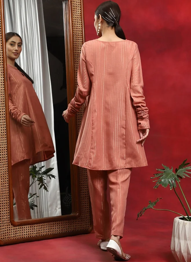 أيه كيه إس طقم كورتا مخطط باللون الصدئ للنساء