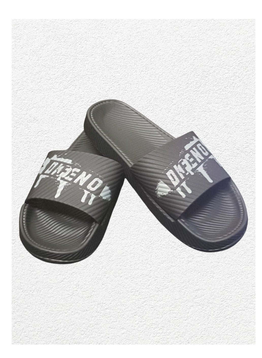 Luxury Men's Slippers with a Comfortable Foot Design - Size 42