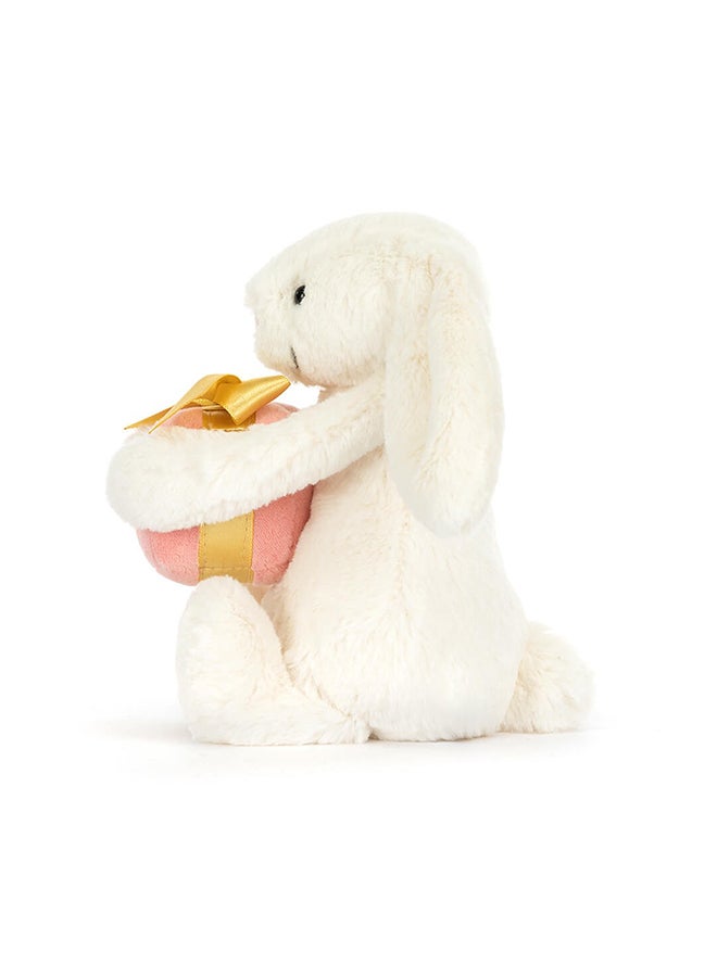 Jellycat أرنب خجول مع هدية 15 سم، أرنب قشدي ناعم يحمل هدية، لعبة هدية لطيفة للأطفال والرضع والمناسبات الخاصة - Image 3