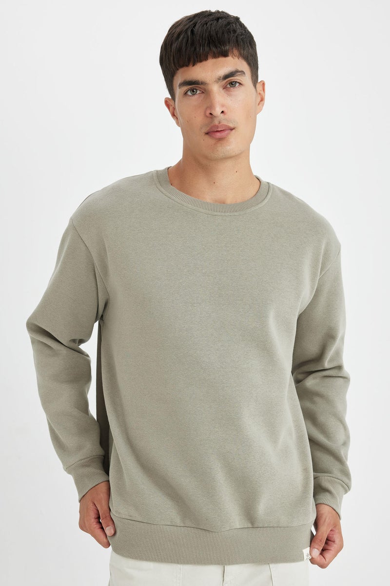 DeFacto Green Man Oversize Fit Crew Neck Thick Basic Sweatshirt Casual - Image 1
