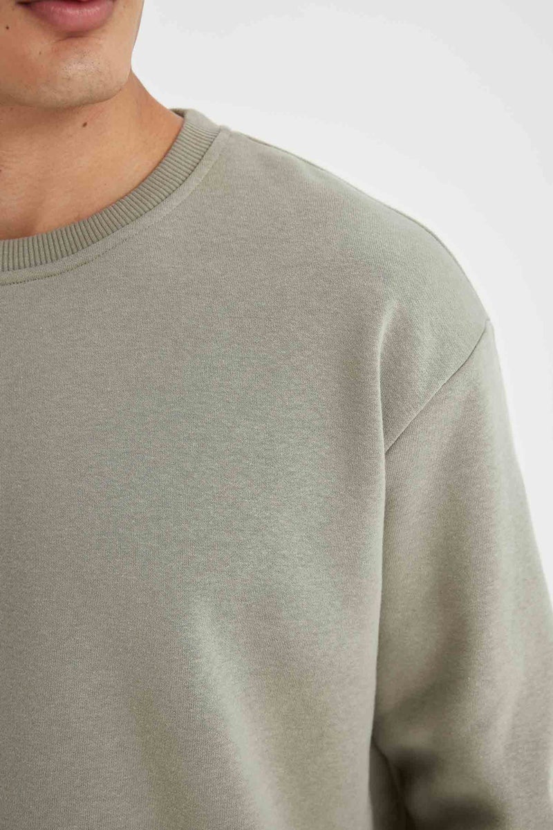 DeFacto Green Man Oversize Fit Crew Neck Thick Basic Sweatshirt Casual - Image 5