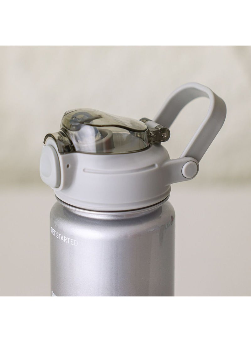 DANUBE HOME زجاجة مياه رياضية ألبين أكوا - زجاجة مياه متينة مقاومة للتسرب للجيم، والمشي، والأنشطة الخارجية - خالية من BPA، زجاجة ترطيب قابلة لإعادة الاستخدام للرياضة والسفر - رمادي - 750 مل - 7.5x24.3 سم - Image 3