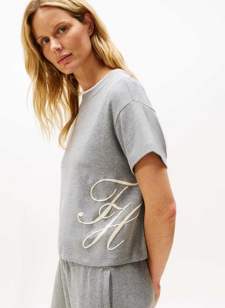 تومي هيلفيغر تيشيرت بياقة دائرية برسومات - Image 3