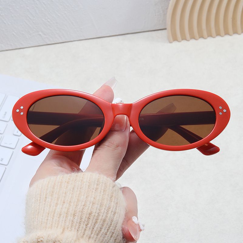 Polygon Sunglasses With Rivets UV Protection For Men Women - Image 4