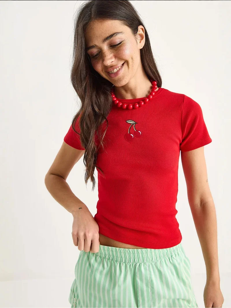 Bianco Lucci LUCCI Embroidered Ribbed Crop Top