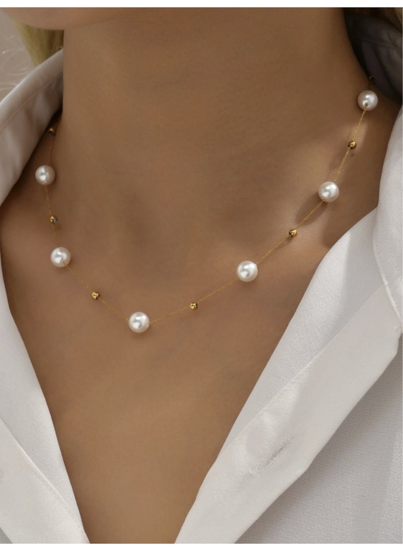 قلادة مطلية من الفولاذ المقاوم للصدأ مع خرزة واحدة من  الؤلؤ الصناعي المميز والفاخر - Image 3