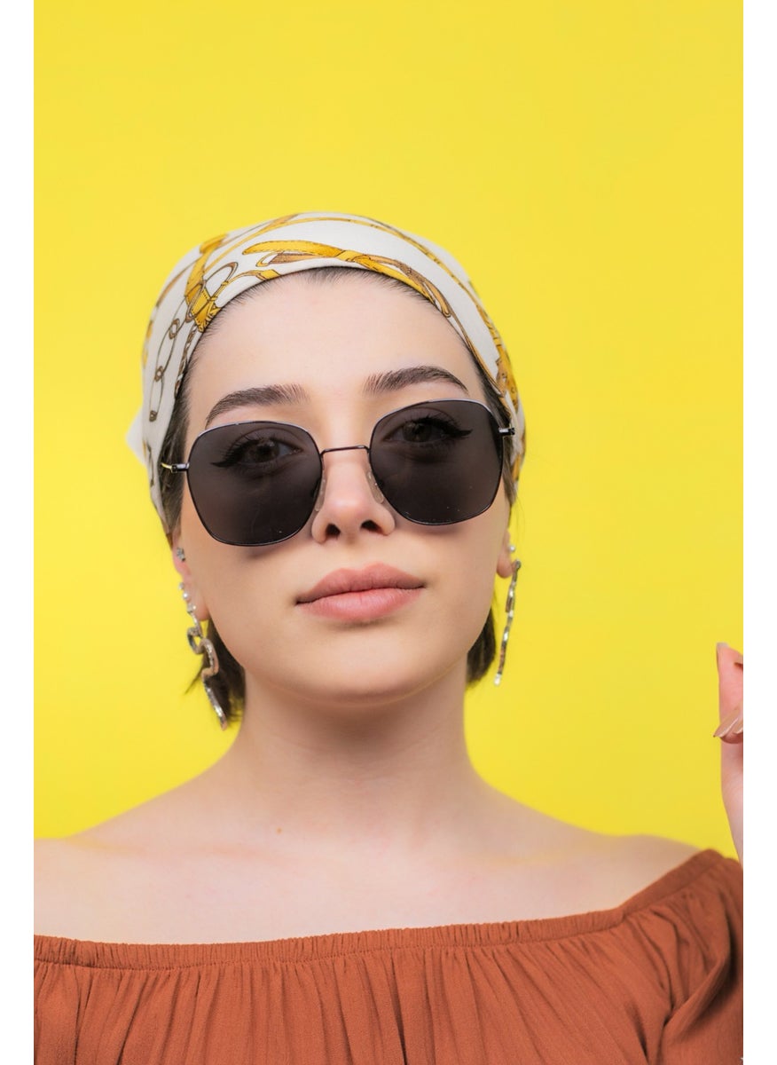 Focus On Gaia Black Sunglasses  - Image 2