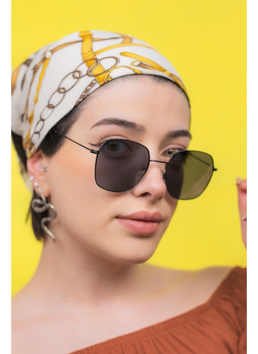 Focus On Gaia Black Sunglasses  - Image 3