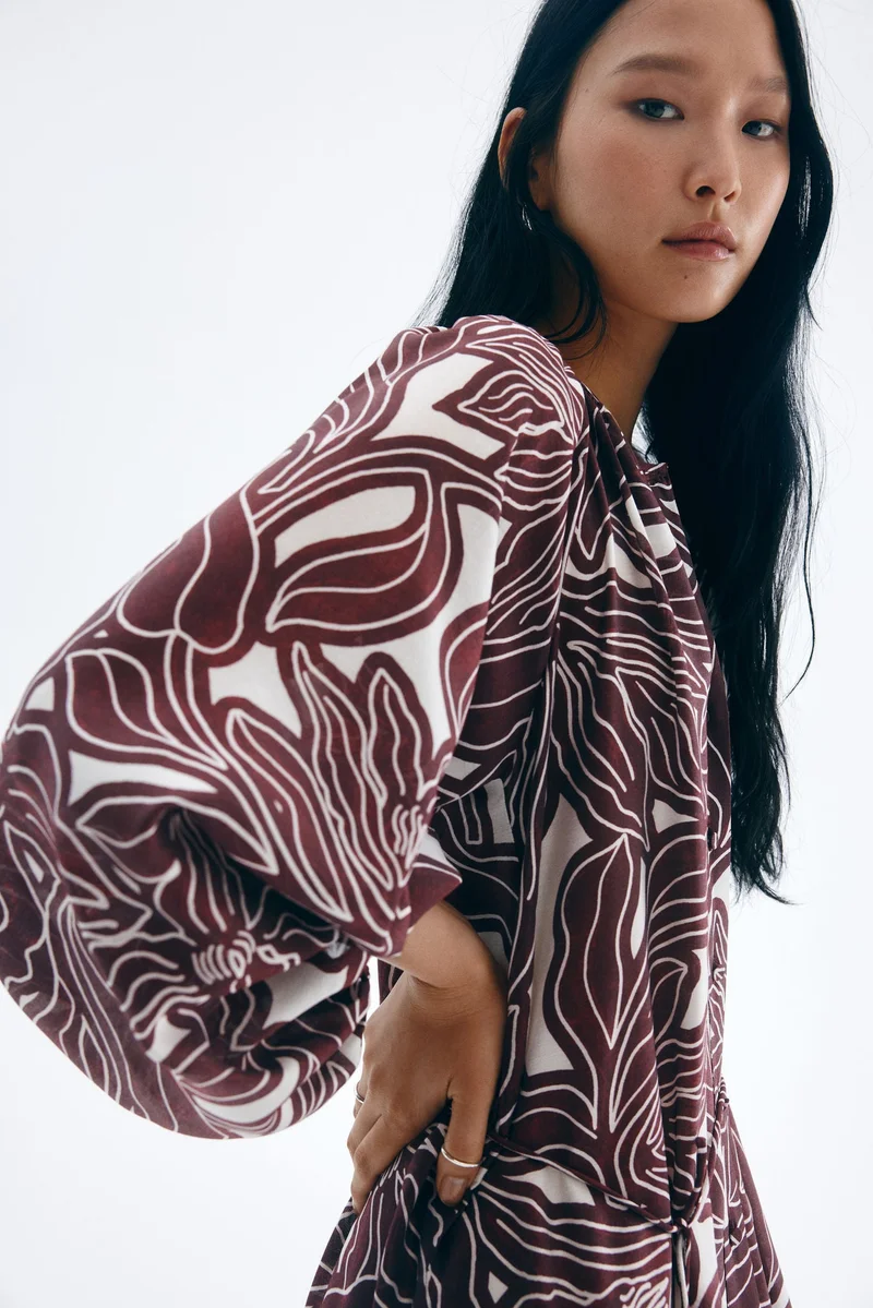 اتش اند ام فستان فضفاض بحزام قابل للربط