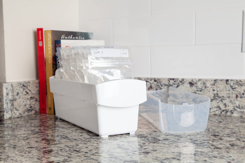 the FIRST years منظم تخزين حليب الثدي من ذا فيرست ييرز - منظم رفوف الفريزر والثلاجة لحقائب تخزين حليب الثدي - يحمل 10 حقائب حليب الثدي - أساسيات الرضاعة الطبيعية - Image 4