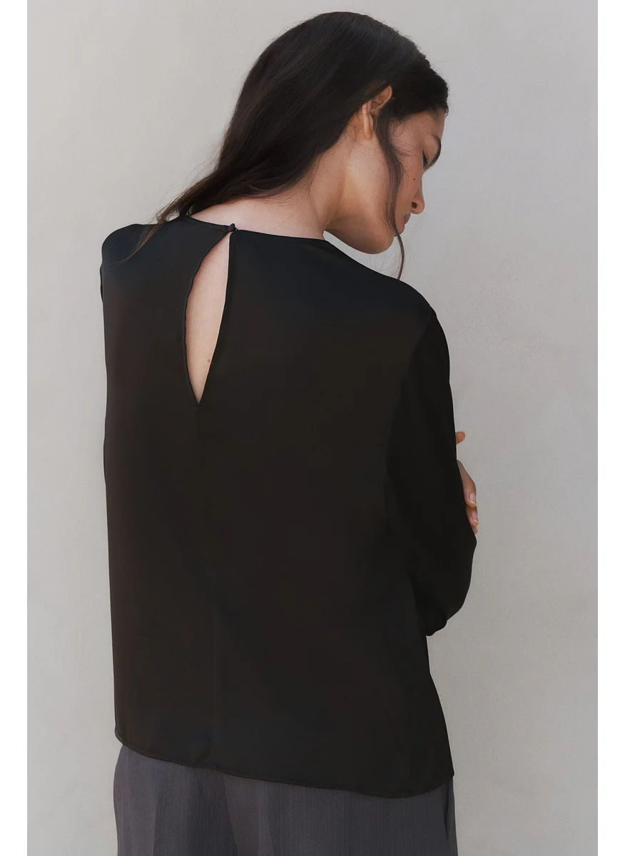 اتش اند ام Pleat-Detail Satin Blouse