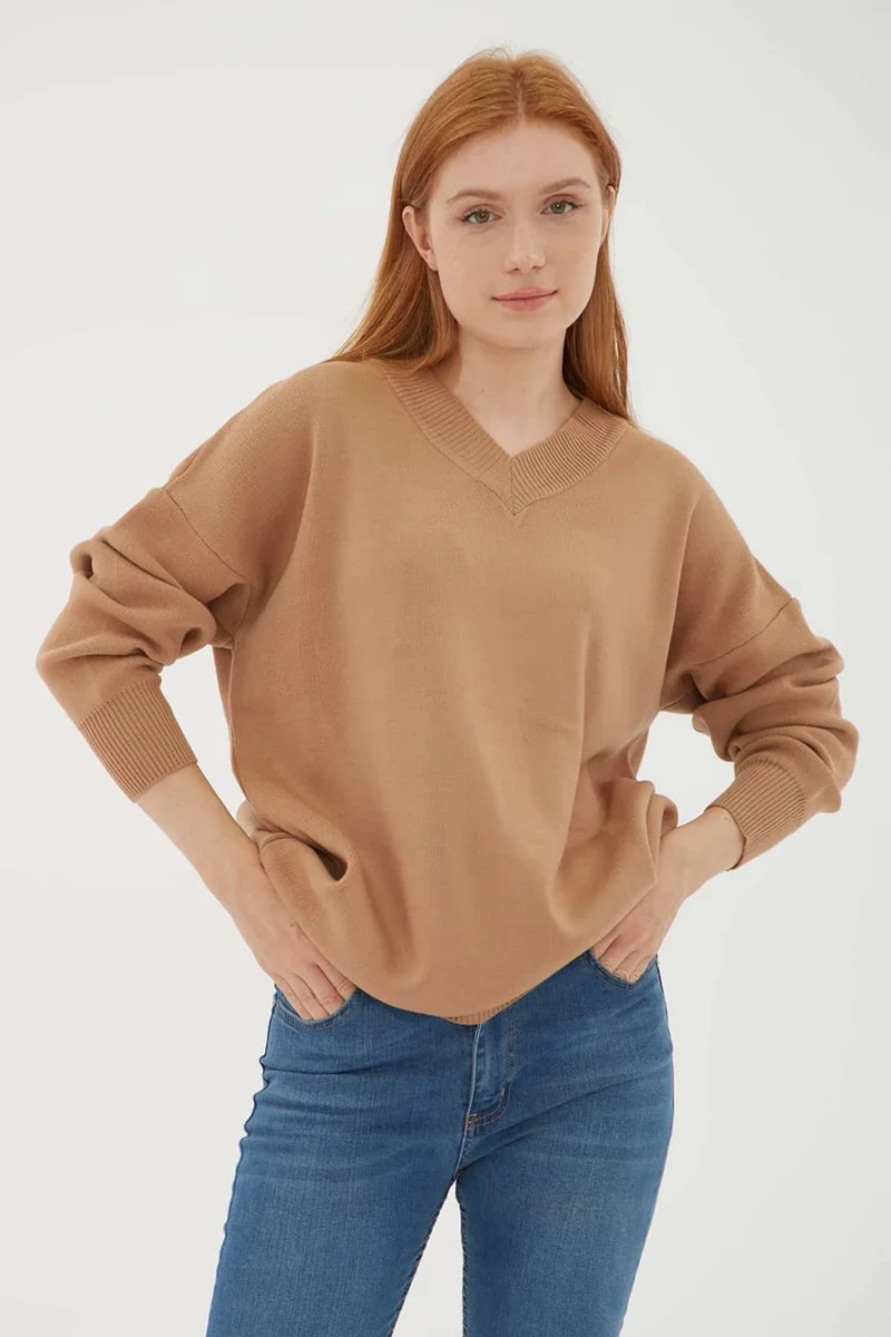 Fashion Friends Low Shoulder V-Neck Relaxed Fit Sweater Women's Sweater 23K0174K1