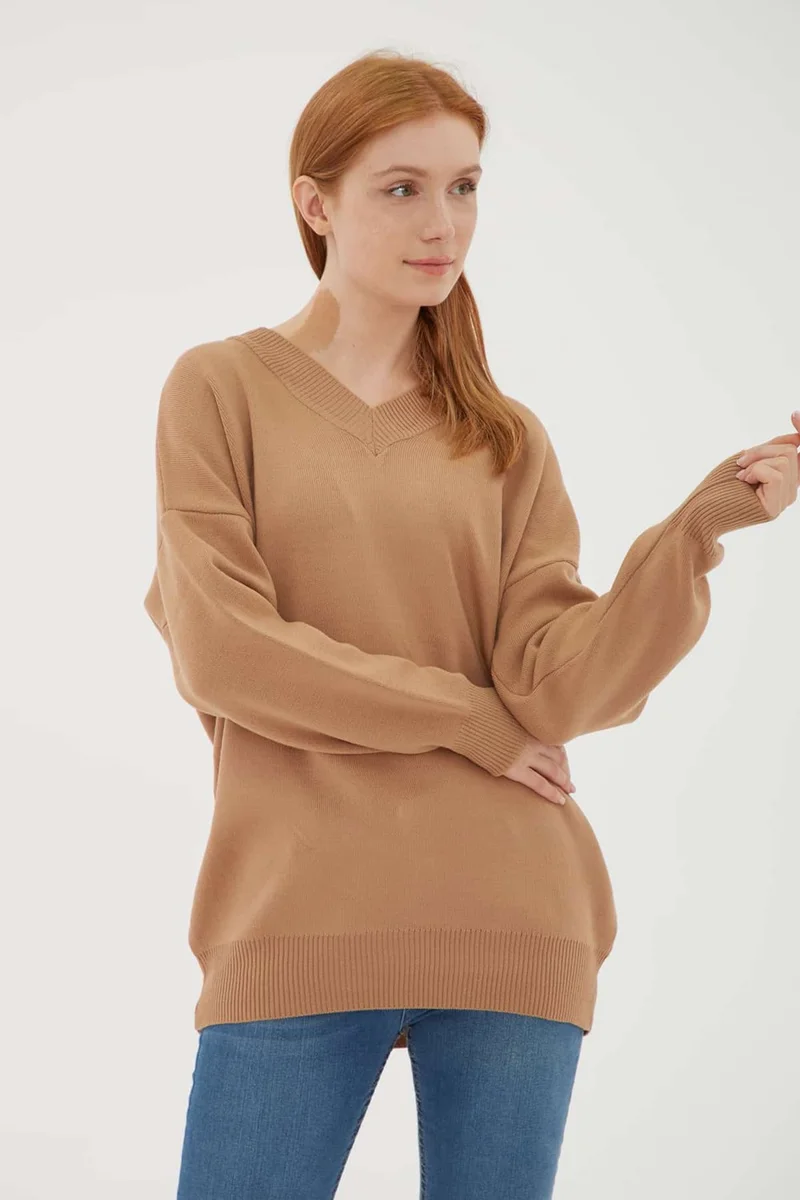 Fashion Friends Low Shoulder V-Neck Relaxed Fit Sweater Women's Sweater 23K0174K1