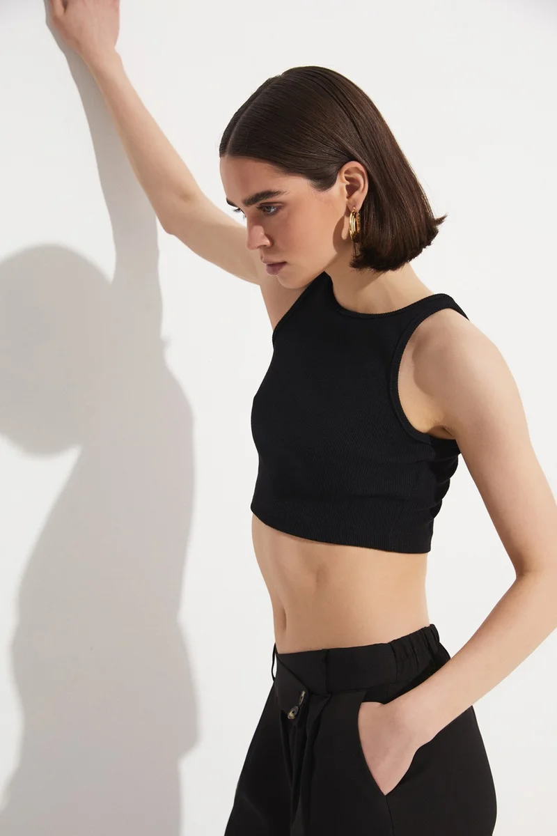 JUNE Women's Body-Smooth Halter Neck Crop Camisole Blouse
