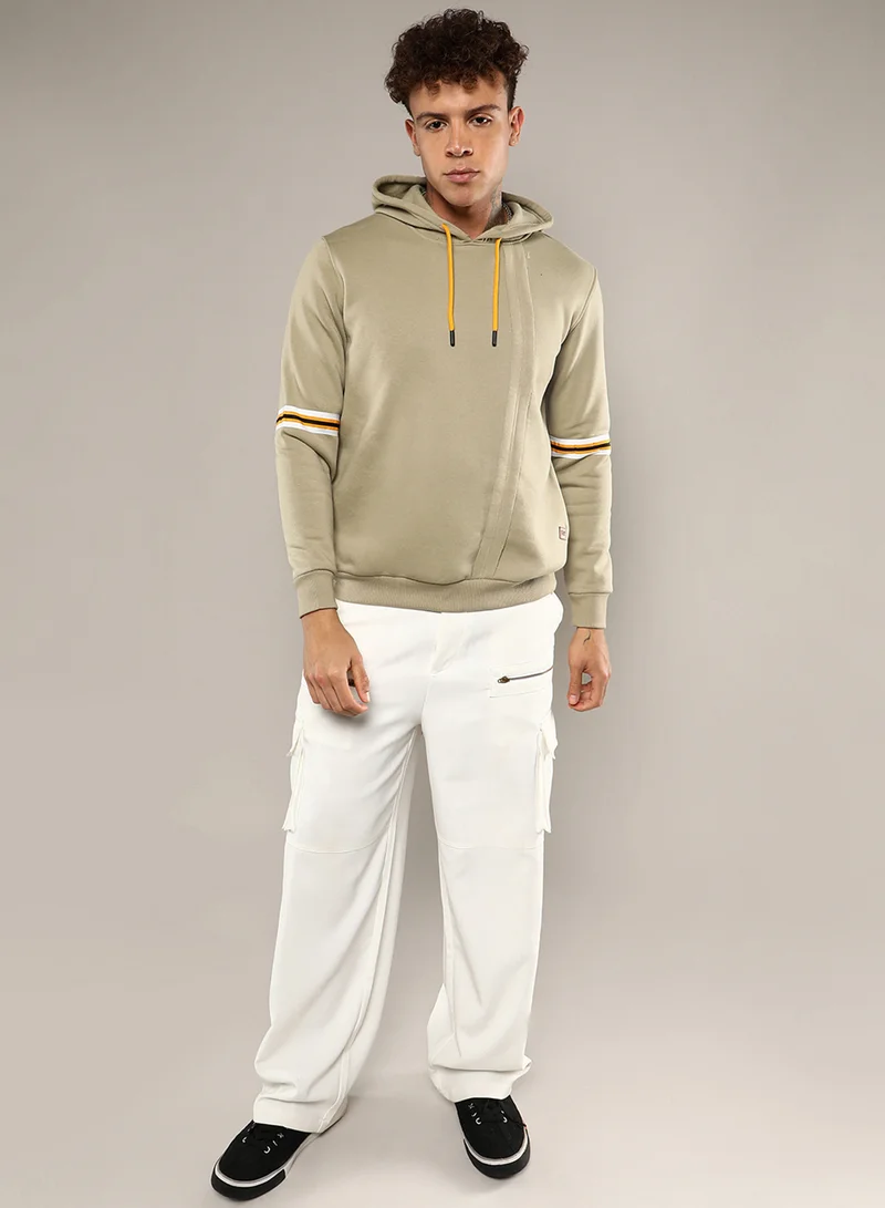 Campus Sutra Men's Beige Pullover Hoodie With Contrast Striped Sleeve
