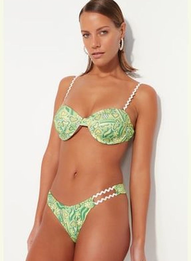 trendyol Floral Patterned Bikini Bottoms with Regular Legs TBESS23BA00124 - Image 2