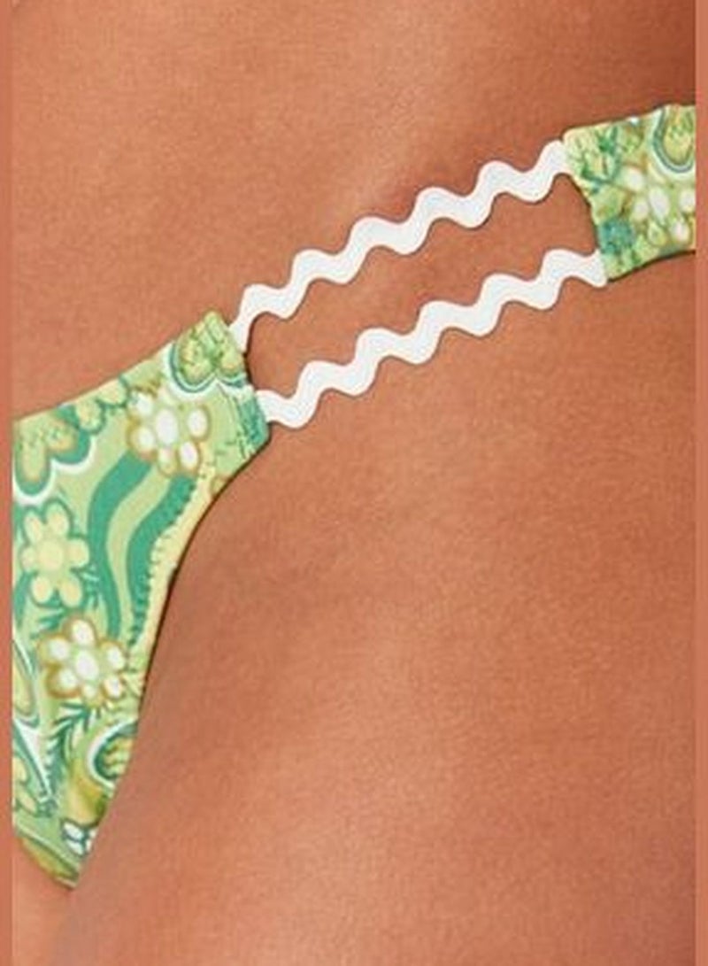 trendyol Floral Patterned Bikini Bottoms with Regular Legs TBESS23BA00124 - Image 5