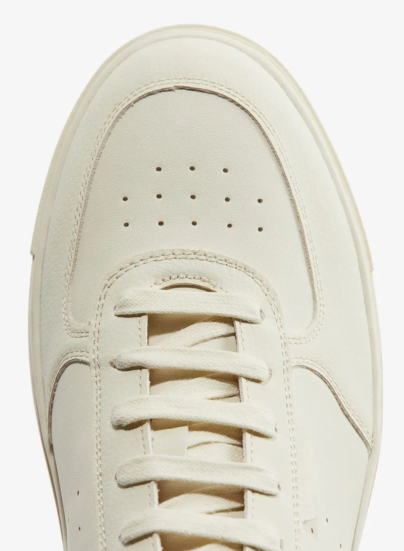 اتش اند ام أحذية رياضية