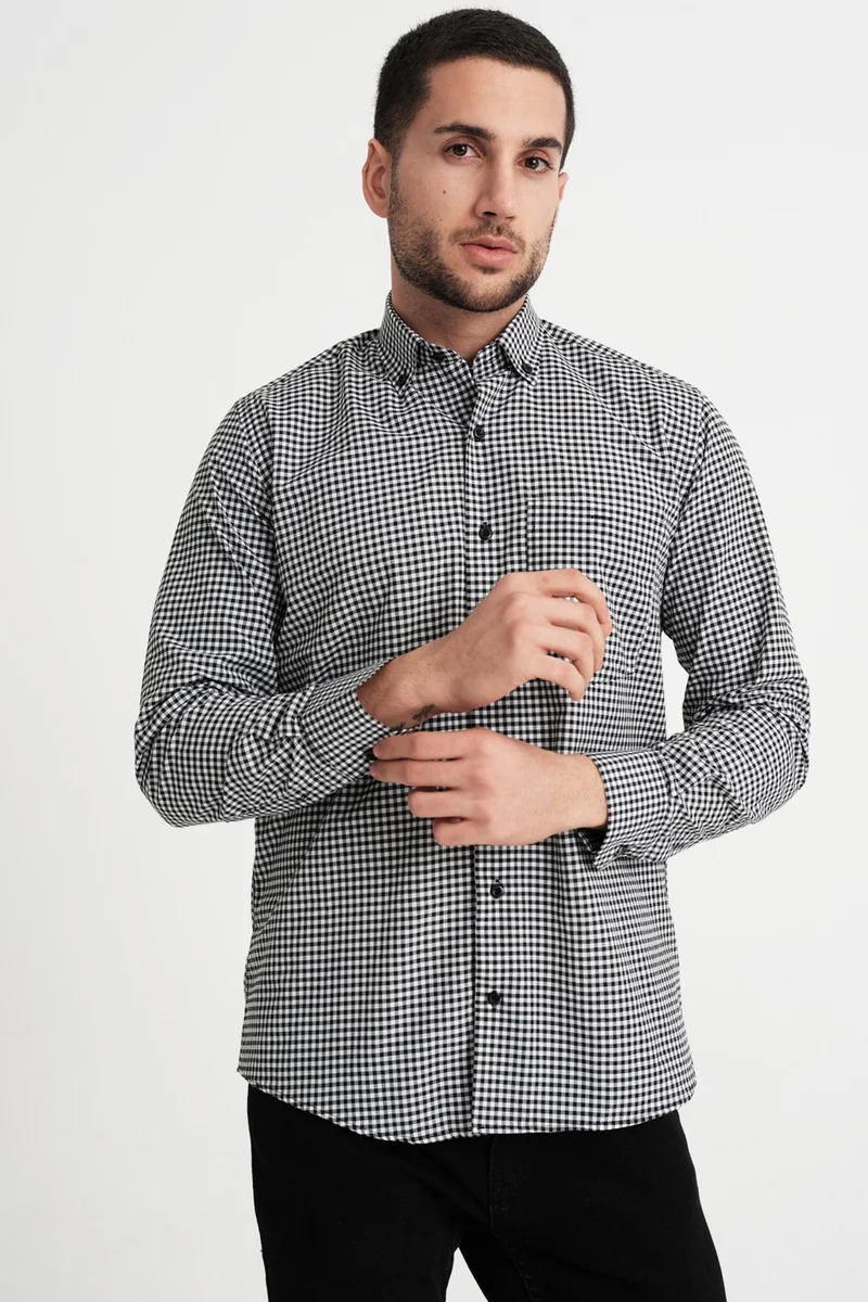 فاريتا Men's Black Checkered Pocket Collar Buttoned Cotton Shirt