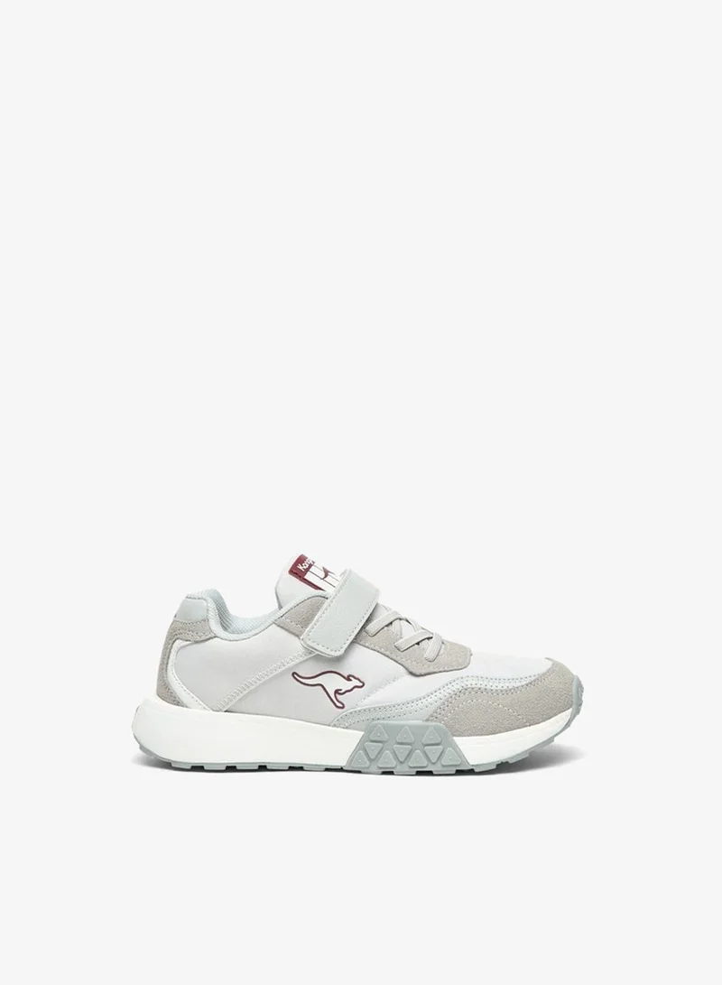 كانغاروس أحذية مشي للأولاد بشعار محفور وإغلاق لاصق