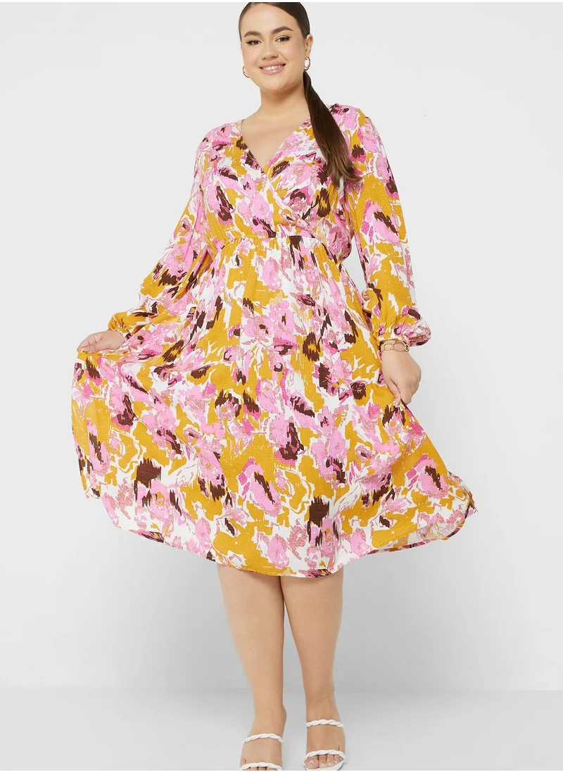 Vero Moda Curve Printed V-Neck Knitted Dress