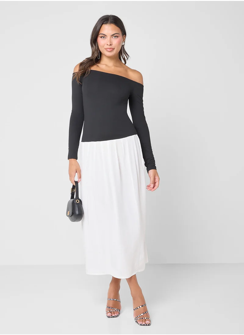 جينجر Off Shoulder Monochrome Drop Waist Dress