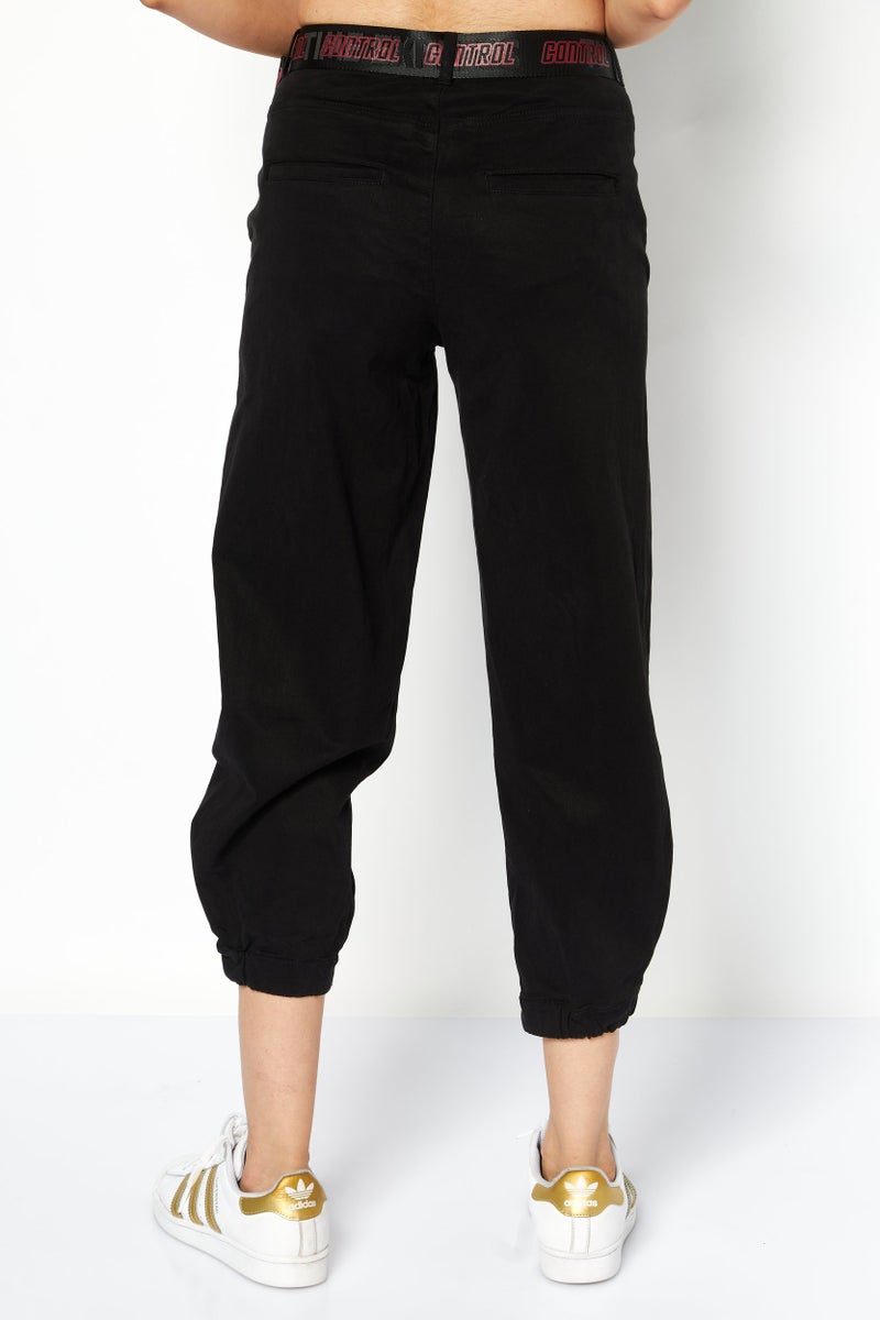 ONLY Women Regular Fit Solid With Belt Capri Pants, Black - Image 3