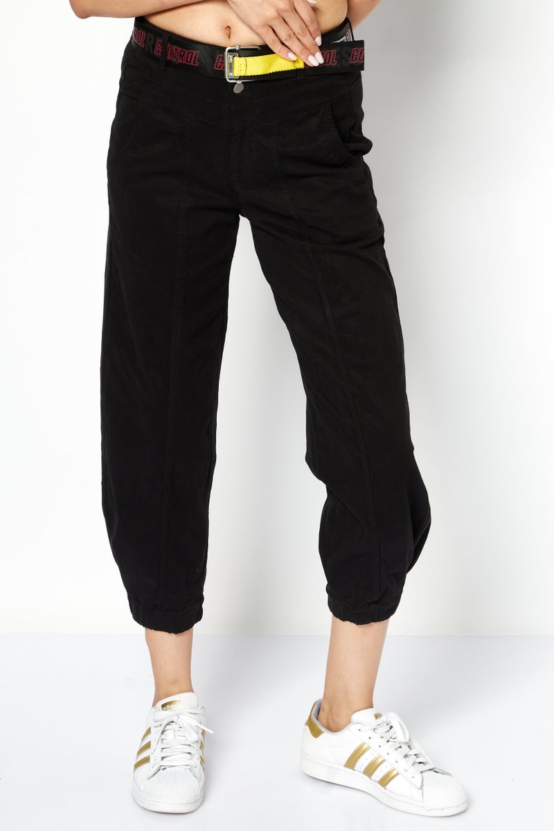 ONLY Women Regular Fit Solid With Belt Capri Pants, Black - Image 1